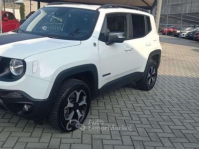 Usata Jeep Renegade Trailhawk 241 CV (177 kW) 2022 Bianco SUV