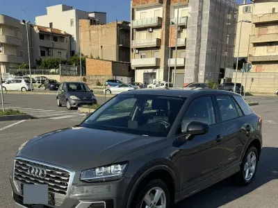 Usata Audi Q2 Comfort 116 CV (85 kW) 2018 Grigio SUV