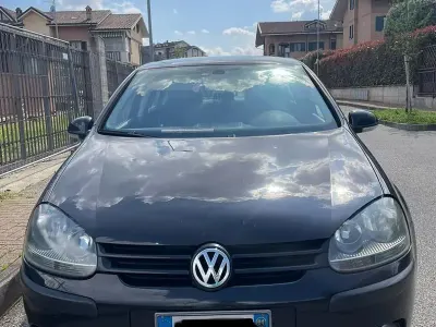 Usata VW Golf IV 2004 Blu Utilitaria