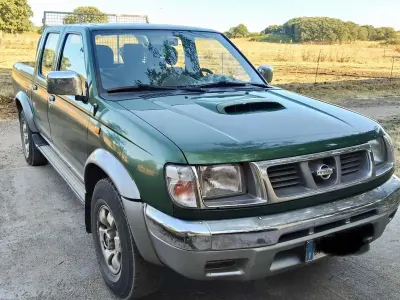 Usata Nissan Navara 133 CV (97 kW) 2000 Pick-up