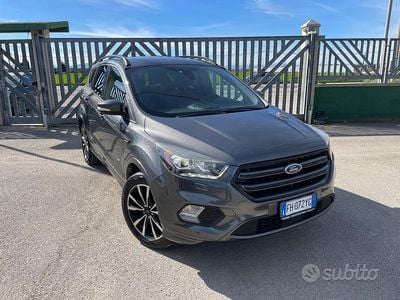 Usata Ford Kuga ST 150 CV (110 kW) 2017 Grigio SUV