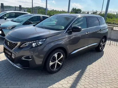 Usata Peugeot 5008 GT-line 131 CV (96 kW) 2019 Grigio SUV