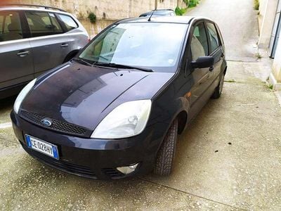 Occasion Ford Fiesta 68 ch (50 kW) 2003 Noir Citadine