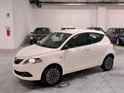 Usata Lancia Ypsilon 70 CV (51 kW) 2024 Bianco Utilitaria