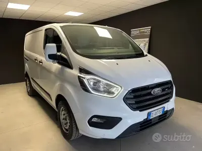 Usado Ford Transit Custom Trend 131 CV (96 kW) 2022 Blanco Berlina