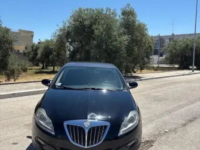 Usata Lancia Delta 120 CV (88 kW) 2010 Nero Utilitaria