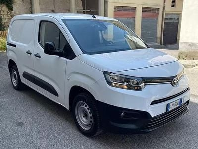 Usata Toyota Proace Verso City 100 CV (73 kW) 2022 Bianco Station wagon