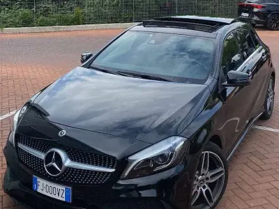 Usata Mercedes A180 Premium 109 CV (80 kW) 2017 Berlina