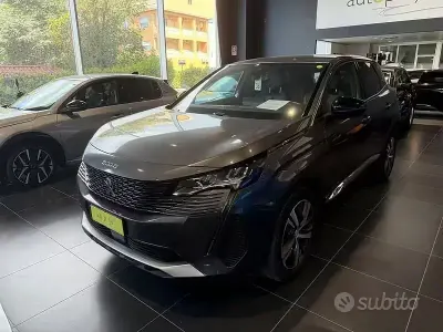 Occasion Peugeot 3008 Allure 131 ch (96 kW) 2024 Gris SUV