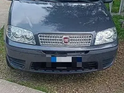 Usata Fiat Punto Classica 69 CV (50 kW) 2010 Grigio Utilitaria