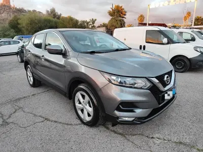 Usata Nissan Qashqai 116 CV (85 kW) 2018 Grigio SUV