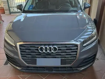 Usata Audi Q2 Business 116 CV (85 kW) 2019 Grigio SUV