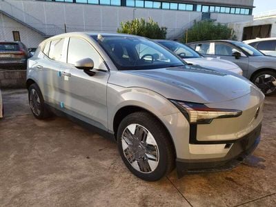 Usata Volvo EX30 Core 75 kW (102 CV) 2024 Grigio SUV