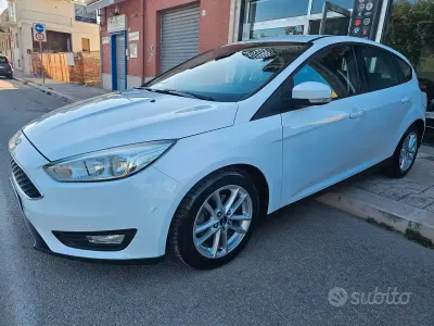 Usata Ford Focus Business Edition 120 CV (88 kW) 2015 Bianco Berlina