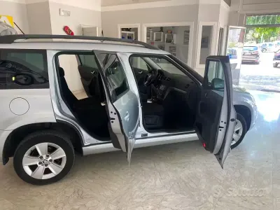 Usata Skoda Yeti GreenLine 105 CV (77 kW) 2014 Grigio SUV