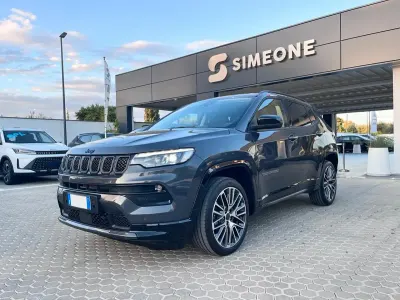 Gebraucht Jeep Compass Summit 130 PS (95 kW) 2025 Grau SUV