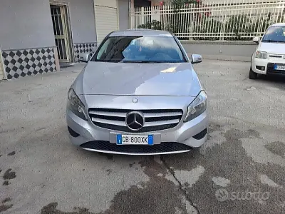 Usata Mercedes A160 Executive 90 CV (66 kW) 2015 Grigio Utilitaria
