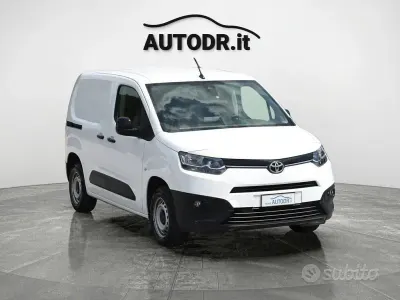 Usata Toyota Proace City City 101 CV (74 kW) 2022 Bianco Monovolume