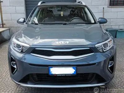 Usata Kia Stonic Style 84 CV (61 kW) 2023 Grigio SUV