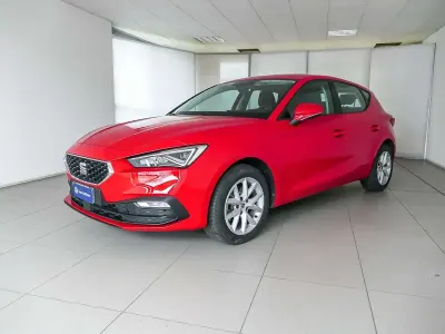 Usata Seat Leon Style 110 CV (80 kW) 2022 Rosso puro Berlina