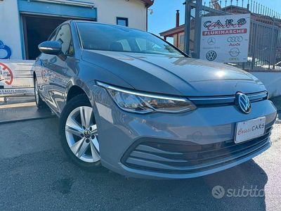 Grigio Usata 2022 VW Golf Style Berlina | 24.500 € (Buon prezzo)