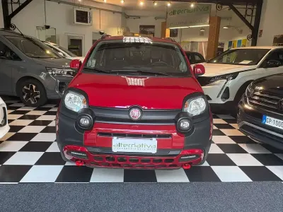 Usata Fiat Panda Cross Cross 69 CV (50 kW) 2024 Rosso Utilitaria