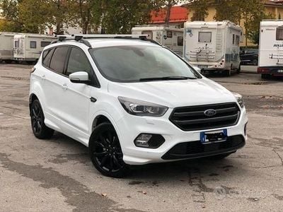 Usata Ford Kuga 120 CV (88 kW) 2018 Bianco SUV