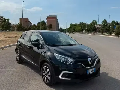 Usata Renault Captur 110 CV (80 kW) 2018 Nero SUV