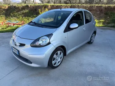 Occasion Toyota Aygo 68 ch (50 kW) 2008 Gris Citadine