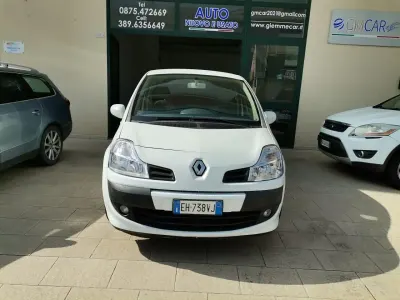 Usata Renault Modus 75 CV (55 kW) 2011 Bianco Monovolume