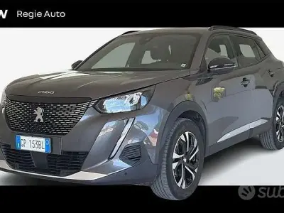 Usata Peugeot 2008 Allure 131 CV (96 kW) 2023 Grigio scuro SUV