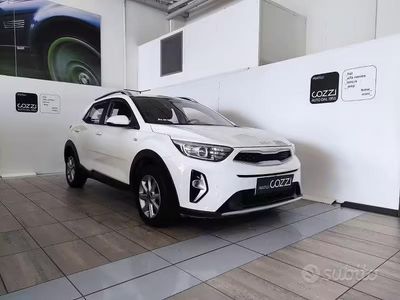 Usata Kia Stonic Urban 84 CV (61 kW) 2022 Bianco SUV