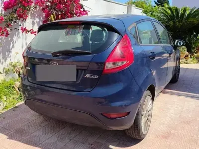 Usata Ford Fiesta 68 CV (50 kW) 2010 Bluazzurro Berlina