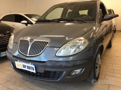 Usata Lancia Ypsilon 60 CV (44 kW) 2006 Grigio Utilitaria
