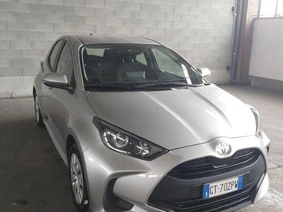 Usata Toyota Yaris Active 116 CV (85 kW) 2024 Argento Utilitaria