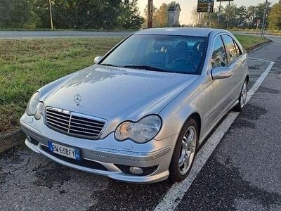 Usata Mercedes C32 AMG AMG 353 CV (259 kW) 2001 Grigio Berlina