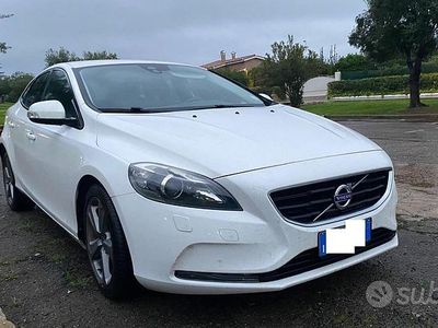 Usata Volvo V40 115 CV (84 kW) 2013 Bianco Berlina
