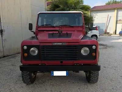 Usata Land Rover Defender 86 CV (63 kW) 1989 Rosso SUV
