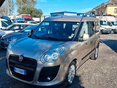 Usata Fiat Doblò Emotion 90 CV (66 kW) 2011 Marrone Monovolume