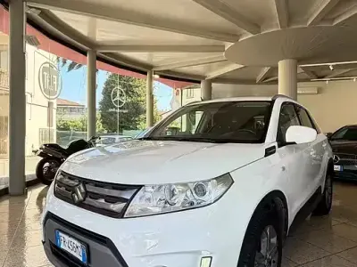 Usata Suzuki Vitara 120 CV (88 kW) 2018 Bianco SUV