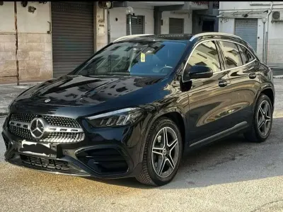 Usata Mercedes GLA180 AMG Line Premium Plus 116 CV (85 kW) 2024 Nero SUV