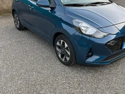 Usata Hyundai i10 63 CV (46 kW) 2024 Blu Utilitaria