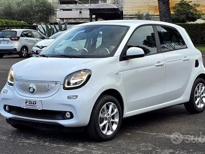 Usata Smart ForFour Passion 71 CV (52 kW) 2015 Bianco Utilitaria