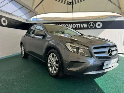 Usata Mercedes GLA200 Business 136 CV (100 kW) 2015 Grigio montagna SUV
