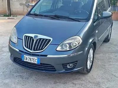 Usata Lancia Musa 95 CV (69 kW) 2012 Bluazzurro Monovolume