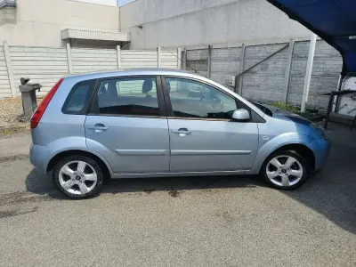 Usata Ford Fiesta Titanium 68 CV (50 kW) 2007 Utilitaria