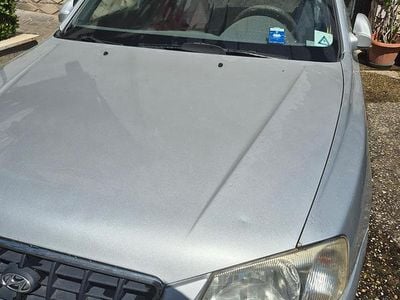 Usata Hyundai Accent 2002 Grigio Berlina