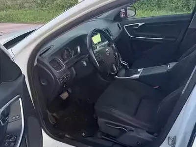 Usata Volvo V60 115 CV (84 kW) 2015 Bianco Station wagon