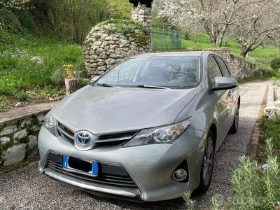 Toyota Auris Hybrid