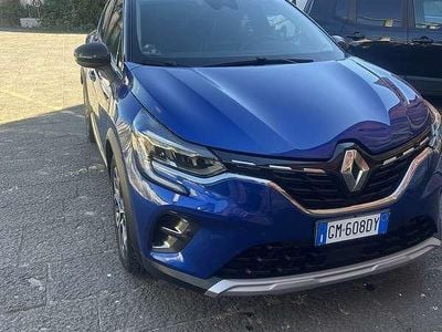 Usata Renault Captur Techno 143 CV (105 kW) 2023 Blu/azzurro SUV